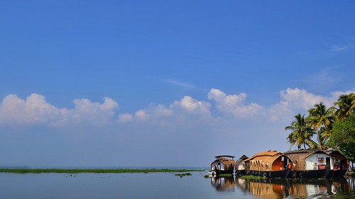 india kerala lagoon boat blue house nikon