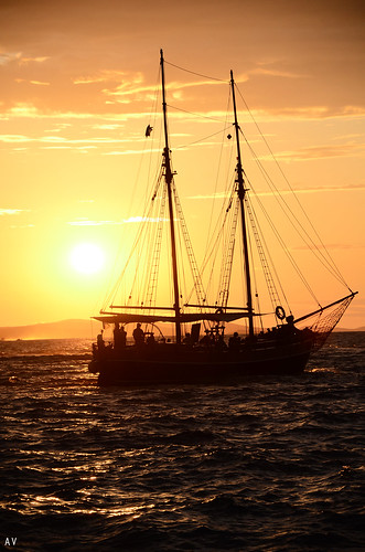 sunset sea sun hot nature silhouette boat nikon barca tramonto mare croatia adventure pirate heat sole pirati avventura controsole d7000 nikond7000 flickrandroidapp:filter=none