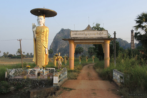 statue temple buddha burma route myanmar portique mawlamyine