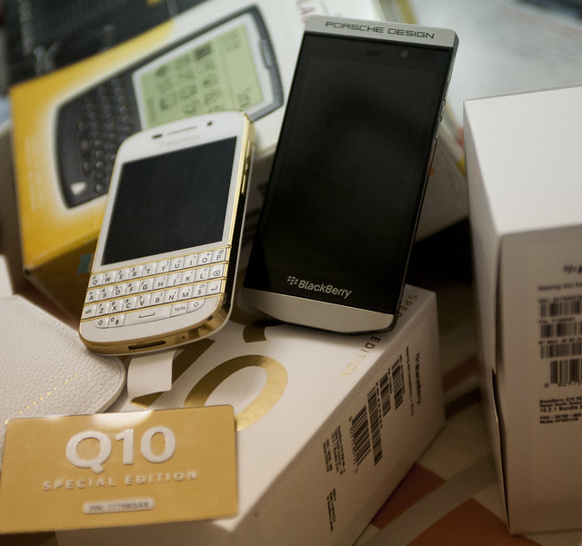 BlackBerry Q10 GOLD Sealbox North America SE và BlackBerry xách tay Canada - 6