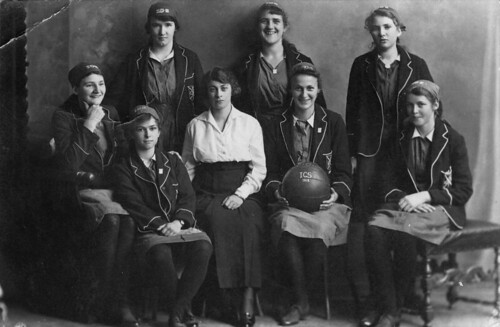 queensland ipswich 1918 basketballs statelibraryofqueensland schooluniforms basketballteams slq ipswichgirlsgrammarschool