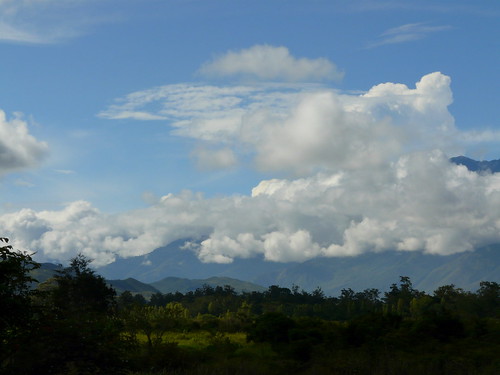 indonesia baliem valley wamena papua irianjaya mountain range nature landscape clouds panasonic dmc fz18 travel asia michél pretzsch michel diamir erlebnisreisen dresden