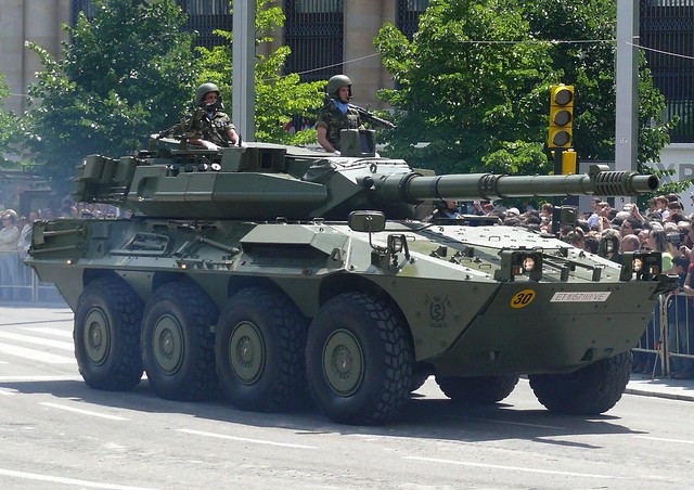 Rusia: Comienzan los ensayos  con el vehículo blindado de combate Centauro Italiano 14835706471_7238c4e766_z