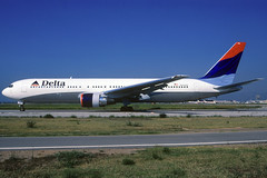 Delta B767-332/ER N188DN BCN 08/08/2000
