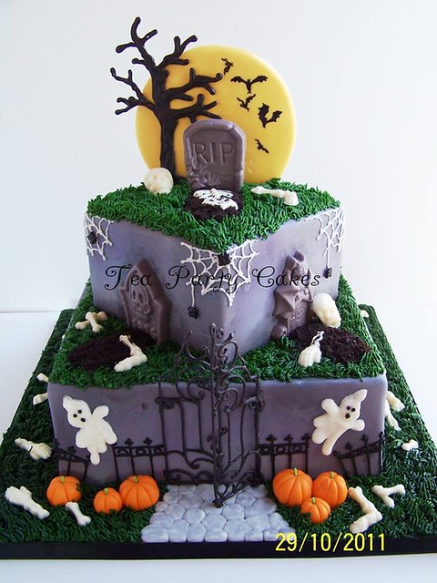 Halloween Cake by Tea Party Cakes