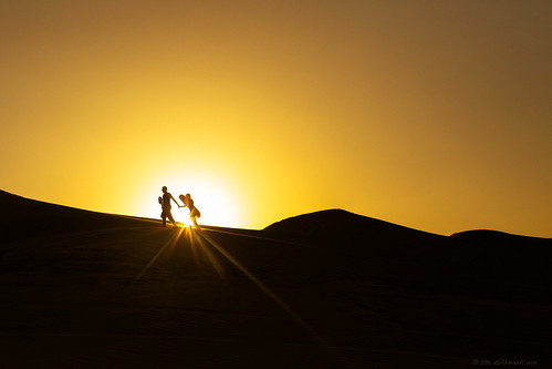 travel light sunset desert sunrise dunes sand adventure couple love sandboard sports peru huaicachinas flare sun contrast warm photography edamak moirafilms