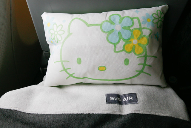 長榮航空 Hello Kitty 枕頭