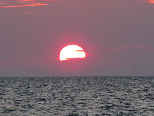 sky sun sol indiana lakemichigan greatlakes beaches eveningsky beverlyshoresindiana beverlyshoresin speedyjr ©2014janicerodriguez