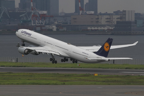 Lufthansa D-AIHV