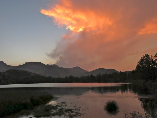 sunset cloud lake sierra backpack kingscanyonnationalpark johnmuirwilderness inyonationalforest