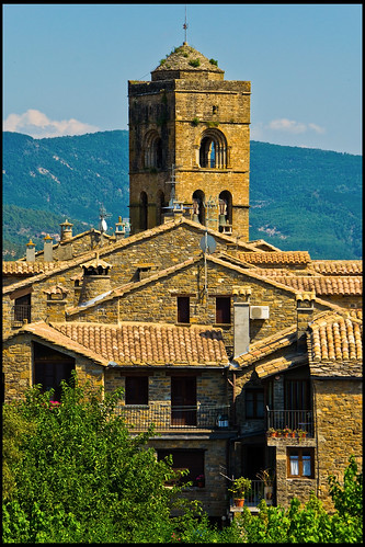 santa españa tower church spain huesca torre village view bell maria pueblo iglesia vista aragon romanesque ainsa pyrenees romanico pirineos
