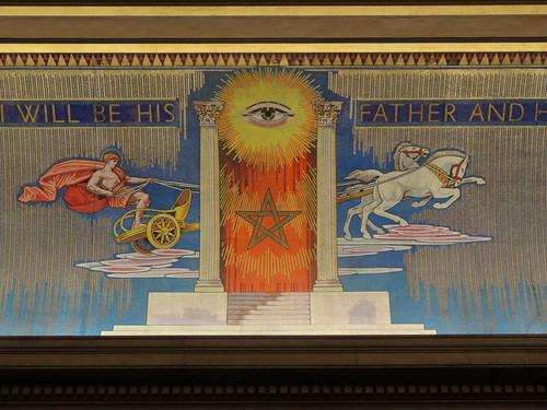 04zb - All seeing eye in Great Hall
