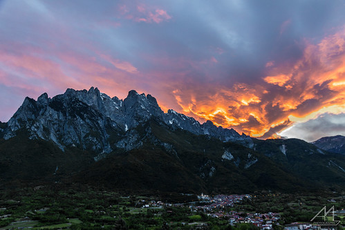 light sunset sky italy cloud mountain colors canon fire italia village cloudy bs ngc lombardia nationalgeographic concarena cerveno eos600d