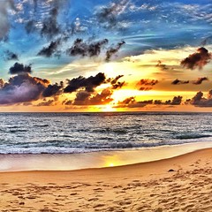 #schaax #beach #sand #sunset #view #nature #water #ocean #photooftheday #clouds #cloudporn #fun #pretty #amazing #srilanka #amazing #shore #tree #waterfoam #hangout #followforfollow #seashore #waves #maldives #beautiful #sky #skyporn #horizon #wellawatte