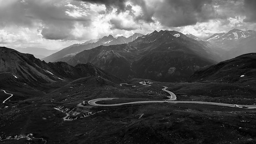 road cloud white mountain black berg landscape wolken landschaft schwarz weis