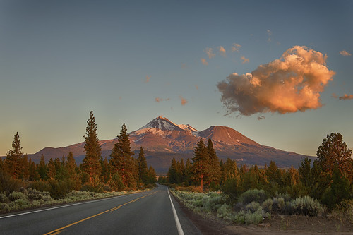 california road trees sunset mountain clouds volcano peak pines mtshasta roadleadingtomountainpeak