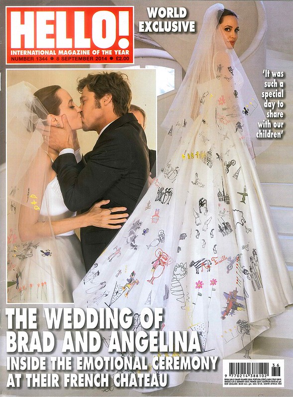 Angelina-&_brad_pitt-wedding,Jolie got married to Brad Pitt, Angelina Jolie, Brad Pitt, long veil, artwork wedding gown, artwork wedding veil, wedding veil