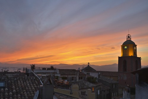 roof sunset sky panorama france rooftop fire nikon cloudy belltower campanile redsky sainttropez d5100 sigma18250mmf3563dcoshsm
