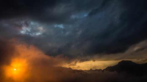 sunset mountain landscape sonnenuntergang cloudy berge landschaft grosseswalsertal