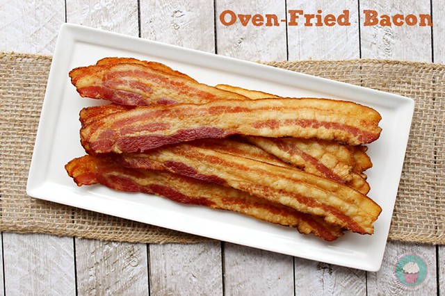 Avoid bacon grease splatters with this Oven-Fried Bacon! Super simple! #baconmonth #putsomepiginit