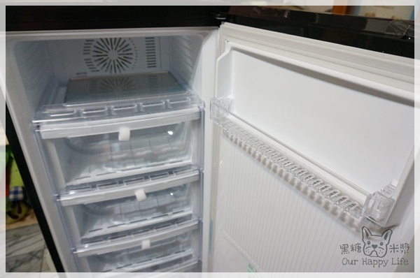 開箱] 日本三菱電機MITSUBISHI 直立式冷凍庫MF-U14T-B(144公升) @ 米漿