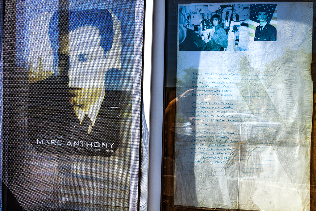 MARC-ANTHONY-and-poem-for-dead-soldier-son--Jersey-City
