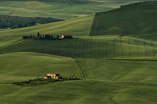 morning trees houses light italy house green grass composition landscape spring scenery italia view perspective hills pointofview valley tuscany vista mansion pienza toscana valdorcia viewpoint rollinghills springtime mansions vantagepoint agriturismo agroculture