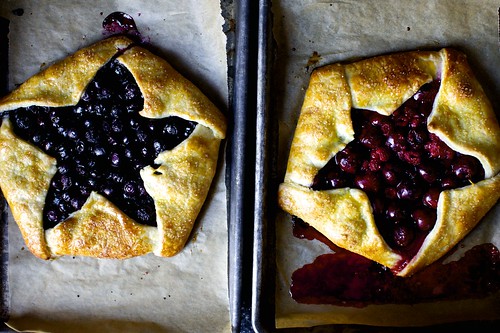 blue and red berry star galettes
