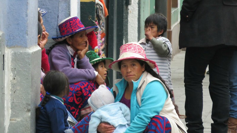 A Peruvian family