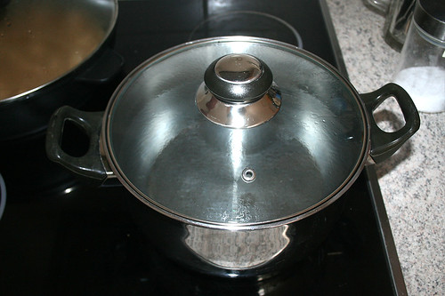 34 - Wasser für Nudeln aufsetzen / Bring water for noodles to boil