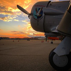 Two of the many gifts God gives me. A new day and planes