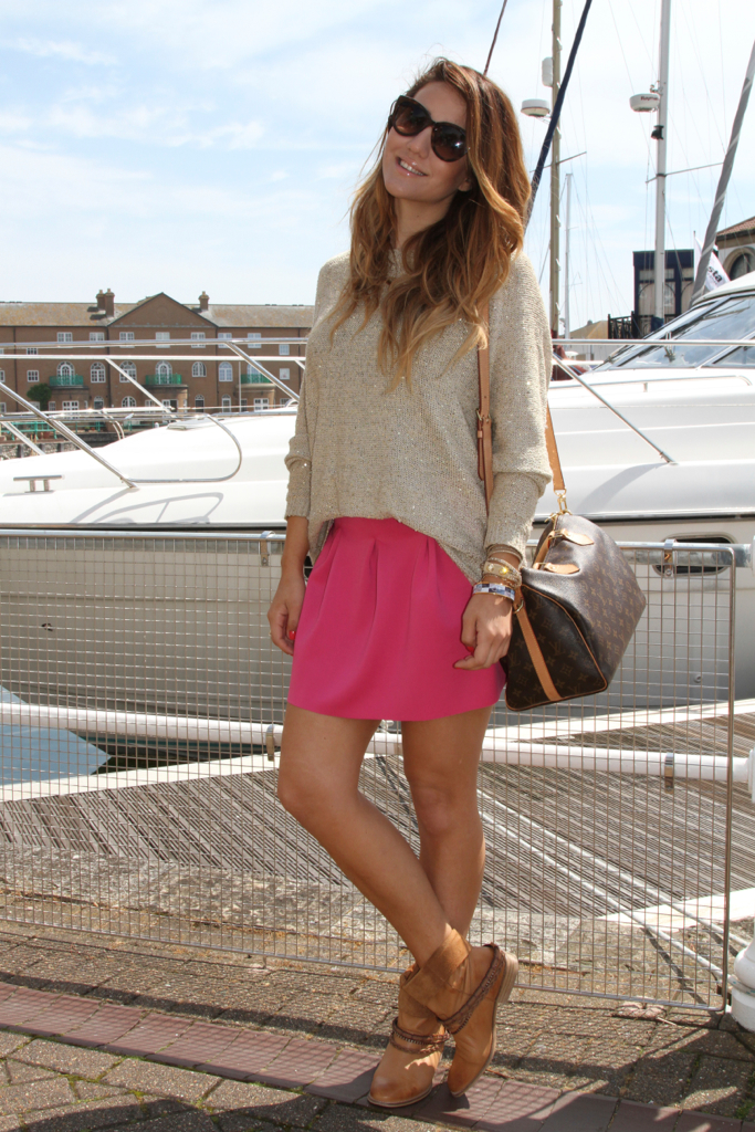 How to wear Hot Pink Skirt