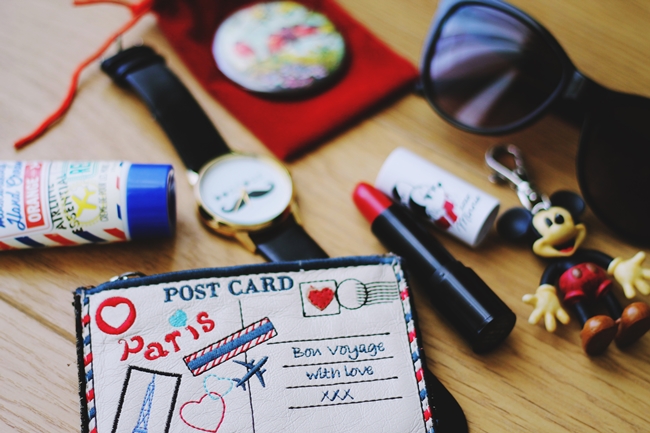 What's in my travel bag, Inside my travel bag, Pack for Paris