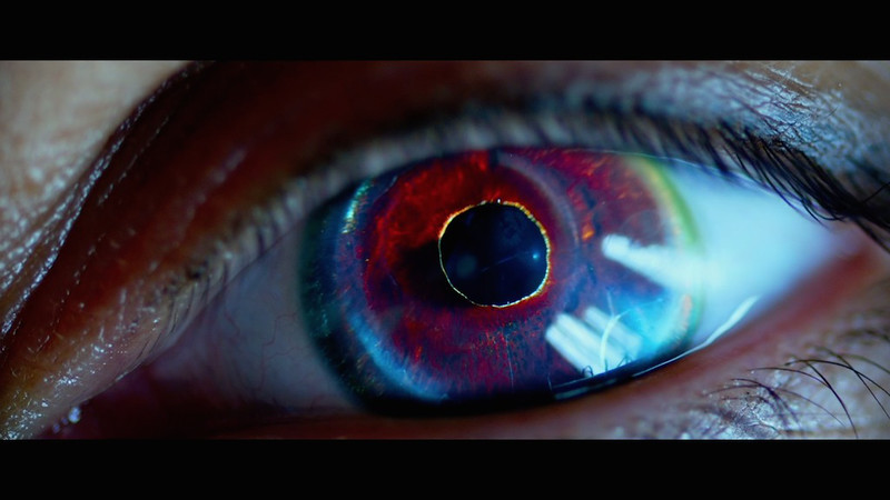 lucy-2014-movie-screenshot-red-eye