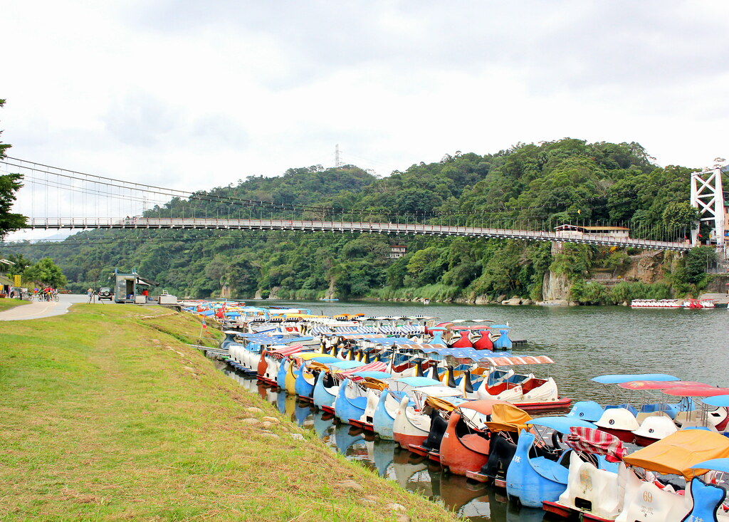 xiao-bi-tan-xindian-river-taipei-pedal-boats