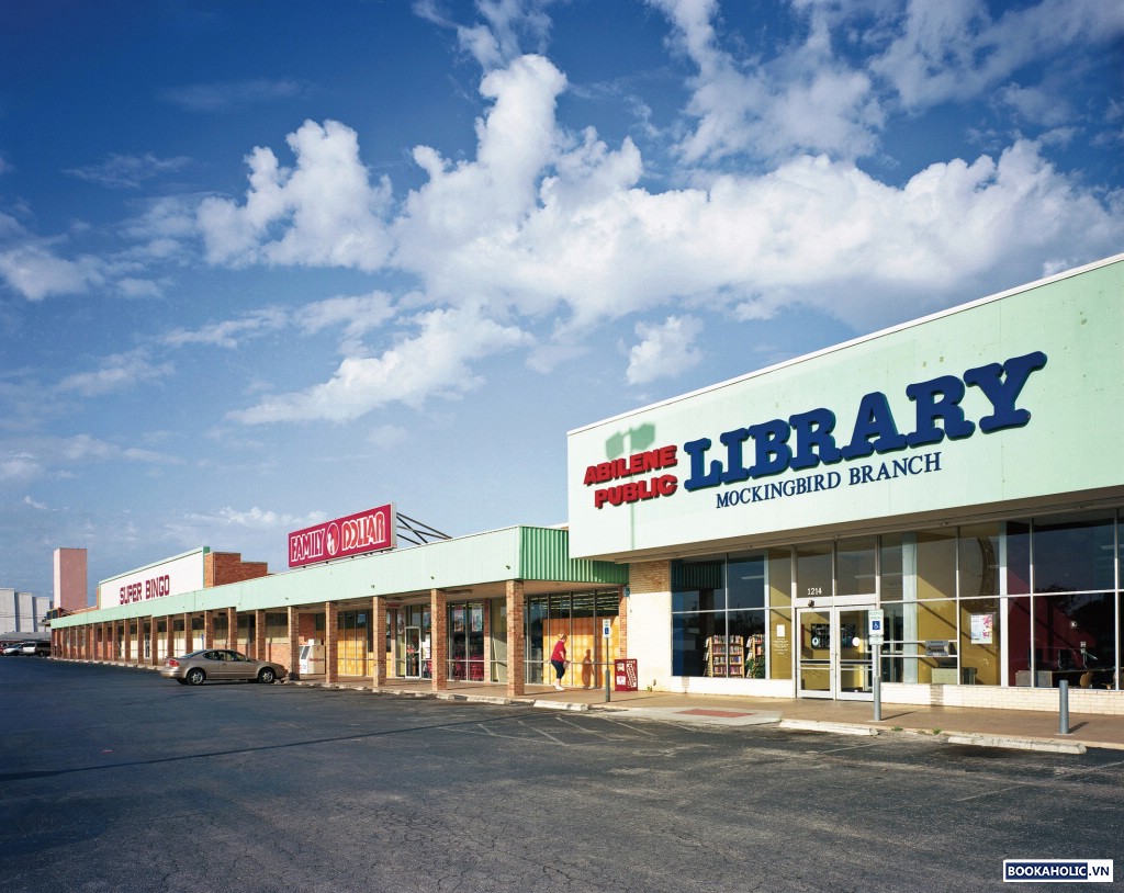 Super Bingo, Family Dollar and Mockingbird branch library, Abilene, TX