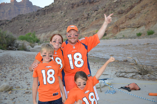Manning uper Hero Family!