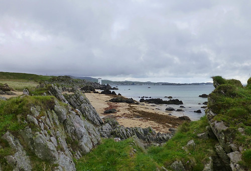 sea lighthouse beach scotland rocks islay portellen singingsands isleofislay argyllandbute worldtrekker