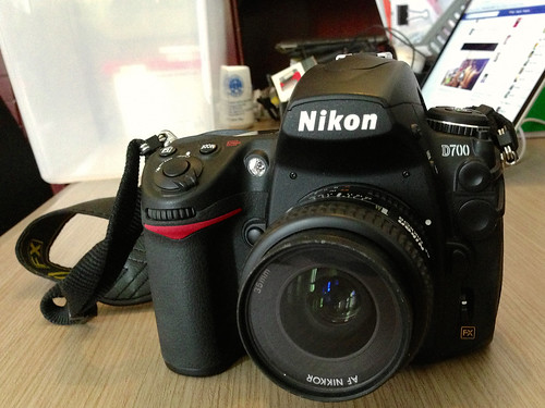 Nikon d700 như mới + lens 35/f2 + nhiều đồ tặng kèm