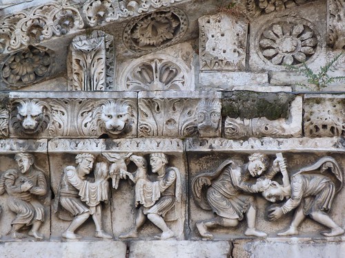 Frisos de la catedral de Nimes (Francia)