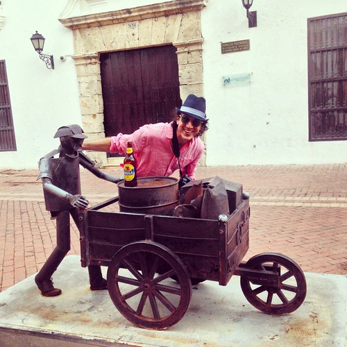 funny sculptures in Cartagena... plus my Aguila beer