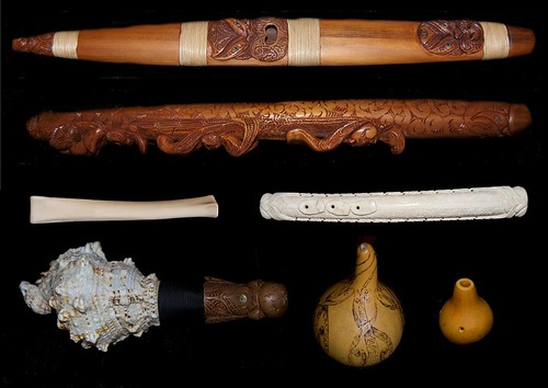Taonga pūoro 毛利傳統樂器 (圖：Declan Cudd　CC BY-SA 3.0)