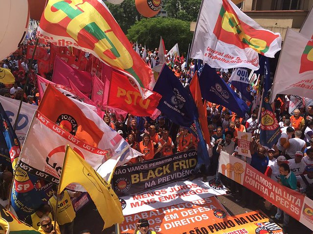 Ao menos seis centrais sindicais participarão de manifestação nesta sexta (25) - Créditos: José Eduardo Bernardes/ Brasil de Fato