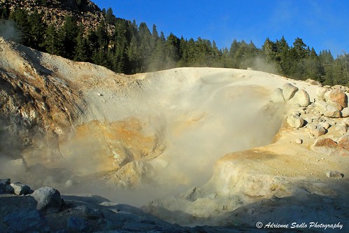 california hot steam norcal geothermal lateafternoon lassenvolcanic lassenvolcanicnationalpark sulfer fumerole