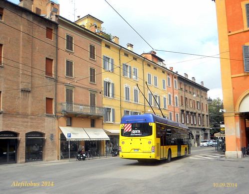 Modena corso Duomo, finalmente riaperto - il ritorno dei filobus!