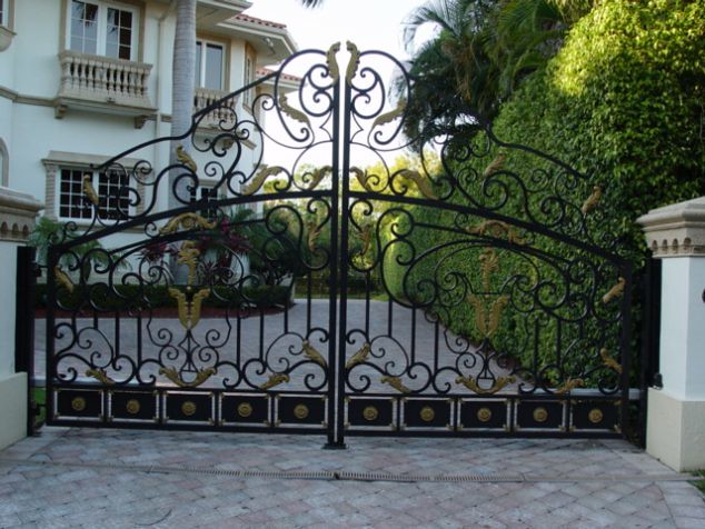 12 Modern Gate Design For Elegant Addition In Your Home