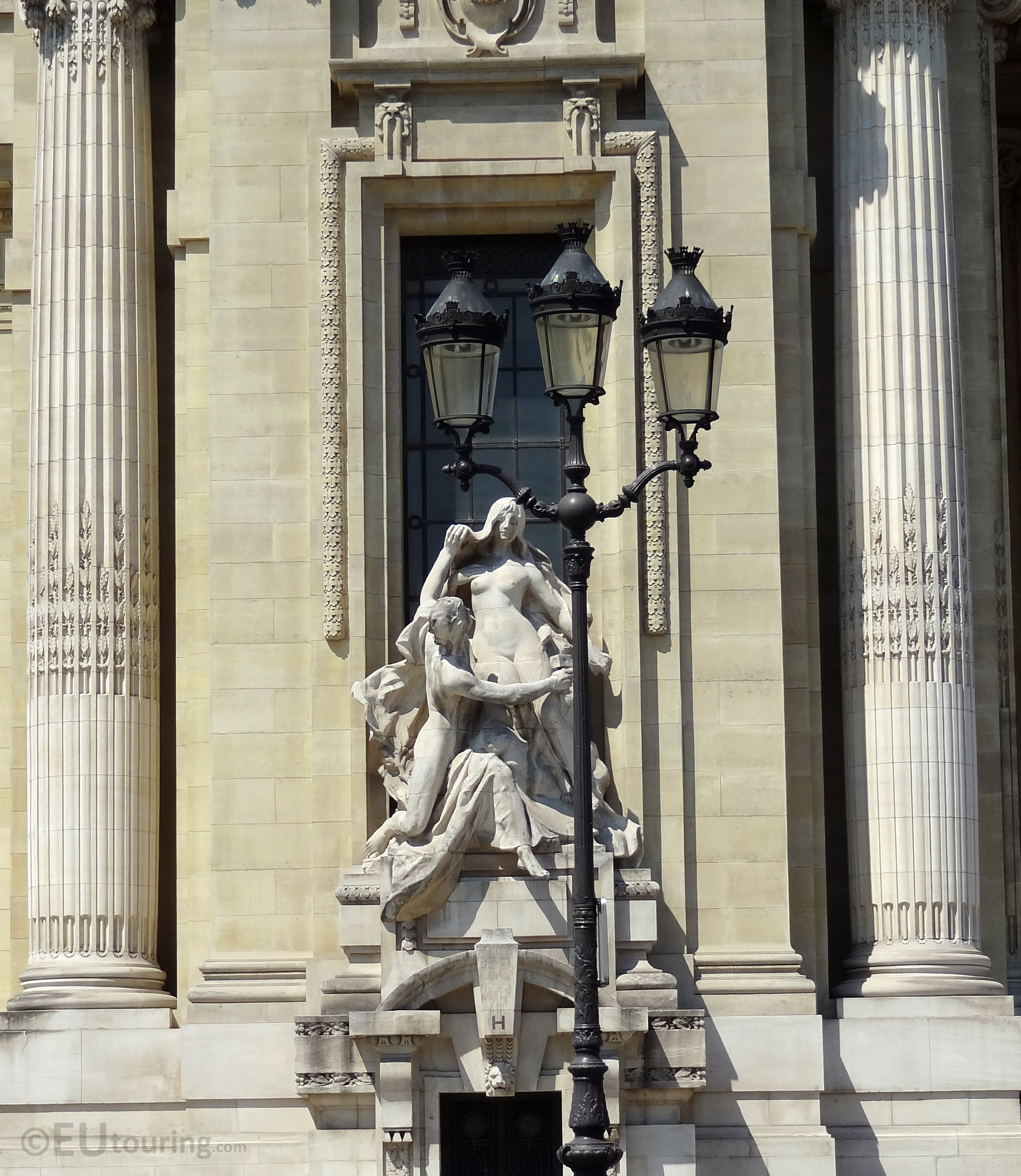Statue at Grand Palais
