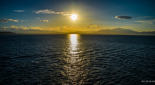 sun reflection water sunrise nikon costarica waterreflection d600 gulfofnicoya 5photosaday puertocaldera simplysuperb tedsphotos nikonfx d600fx gulfodnicoya