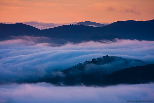 mountains fog sunrise northcarolina valley smokies smokymountains