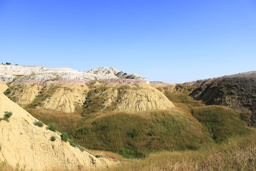 southdakota geology nationalparkservice rockformations greatplains highplains geologicalformations thebadlands yellowmounds thebadlandsnationalpark mixedgrassprairie